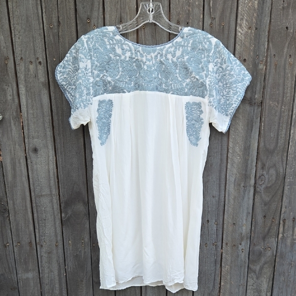 Buddy Love White and Blue Lace Dress - Picture 5 of 7